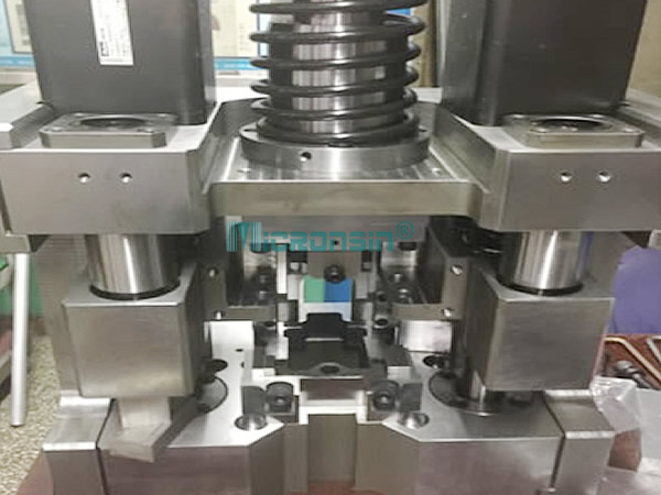 Mold for making car balance bar