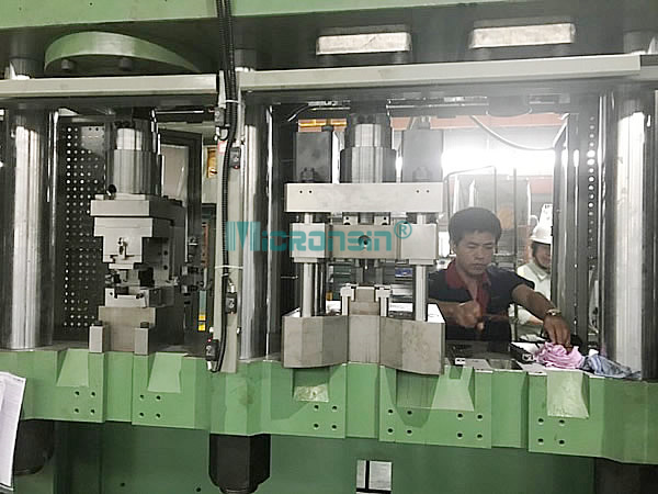 Mold for making car balance bar